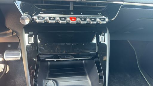 Peugeot 208 1.2 Hybrid 136 e-DSC6 - GT – 2025 – 2859 km – Hybride essence – Boîte Automatique — photo 12