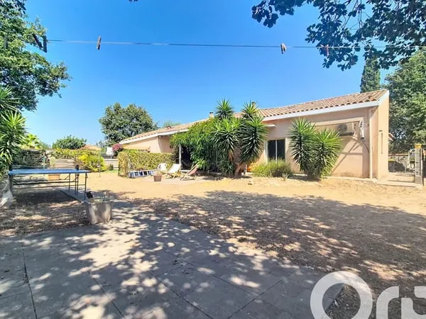 Maison 9 pièces 360 m²