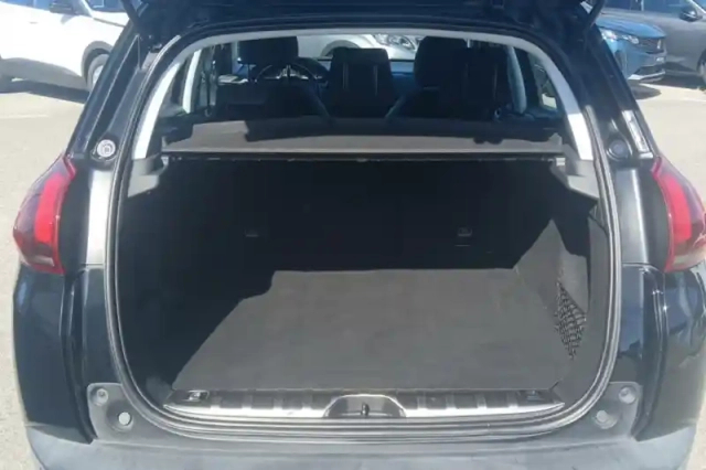 Peugeot 2008 1.2 puretech 110ch s&amp;s bvm5 — photo 9
