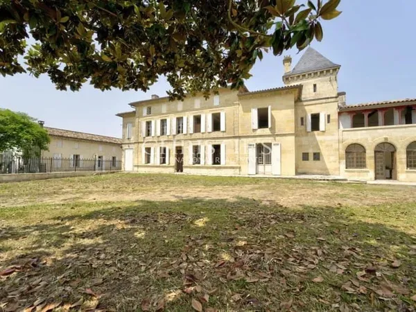 Maison 20 pièces 364 m²