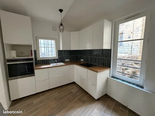 Appartement deux chambres Beaucaire centre