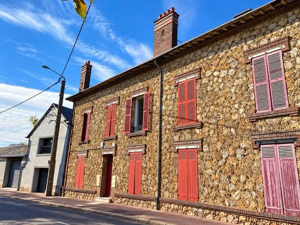 APPARTEMENT F2 - PROCHE GARE