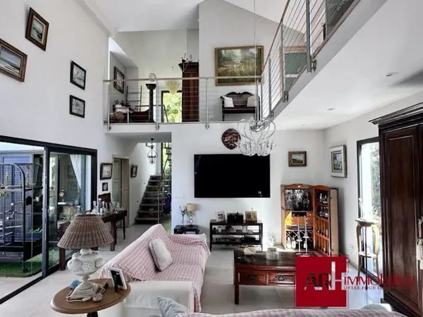 Villa 6 pièces 185 m²