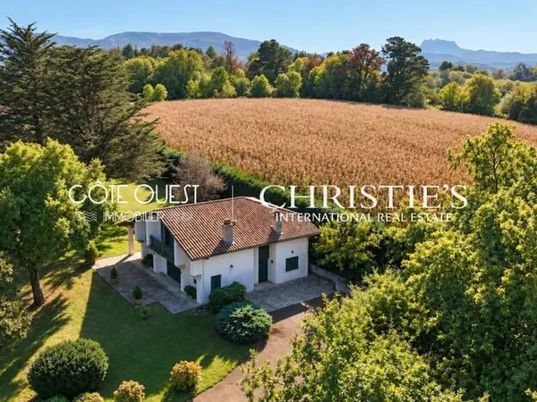 À vendre Urrugne - Villa 7 pièces avec parc paysager