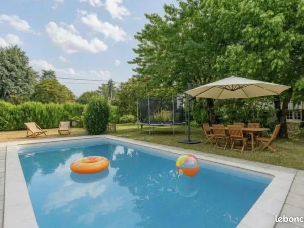 À vendre - Appartement T4 avec jardin de 400 m² et piscine