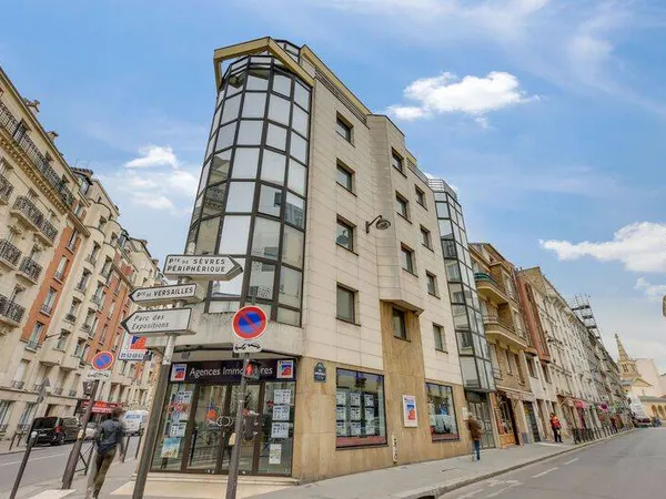 Bureau 630 m²