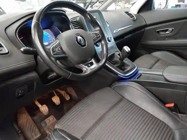 Renault Scenic blue dci 150 — photo 9