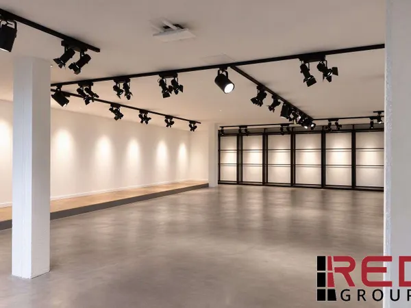 Entrepôt bureau 125m² à louer ZI les Pennes à Aix