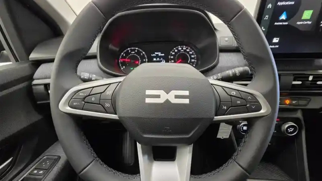 Dacia Sandero sce 65 — photo 11