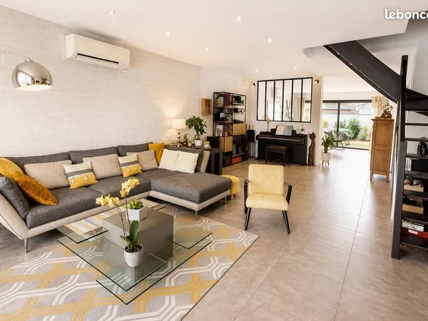 Belle maison de ville moderne de 156 m2
