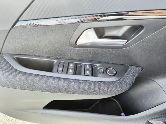 Peugeot 208 hybrid 110 ch e-dcs6 — photo 19