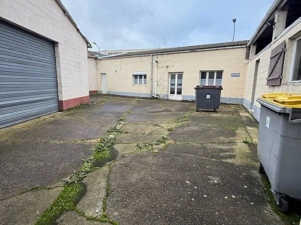 Local professionnel / Entrepôt 170 m² Centre Ville