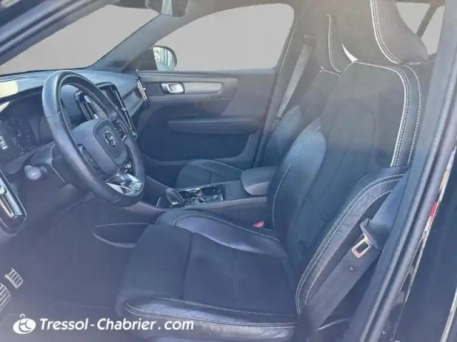 Volvo Xc40 d3 adblue 150 ch geartronic 8 r-design — photo 9