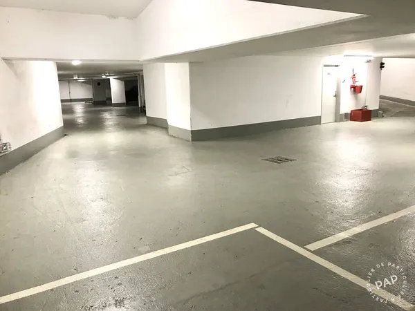 Garage/Parking