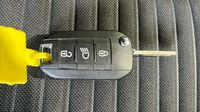 Peugeot 2008 1.2 PureTech 100ch S&S Active — photo 16