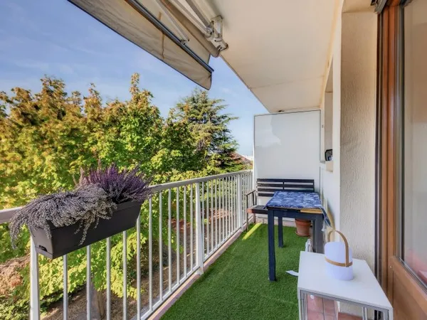 Rueil-Malmaison - PLAINE GARE - Appartement - 63.38 m² - Trois Pièces - Deux balcons