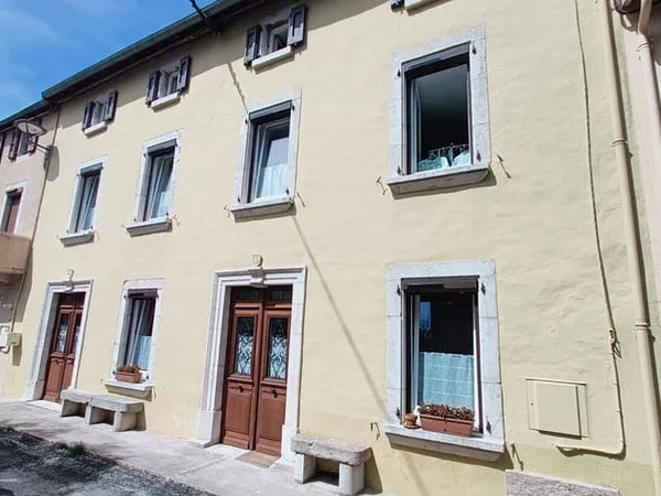 Maison 8 pièces 176 m²
