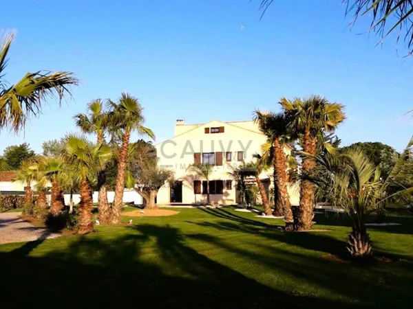 Maison 6 pièces 320 m²