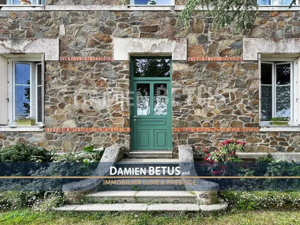 Maison 10 pièces 270 m²