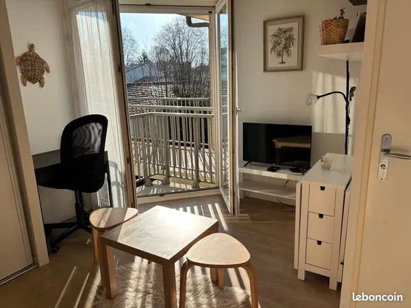 Studio meublé Pessac