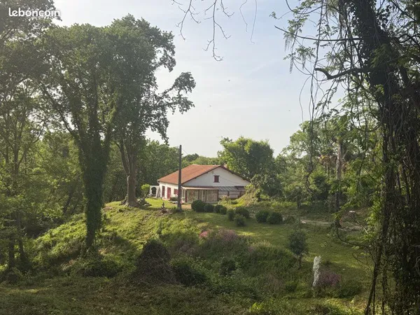Ferme sur domaine