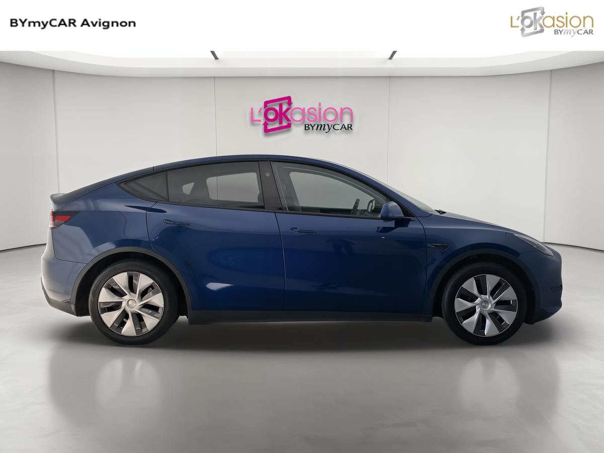 Tesla MODEL Y Standard RWD — photo 6