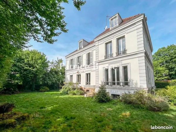 Propriété 9 pièces 294 m²