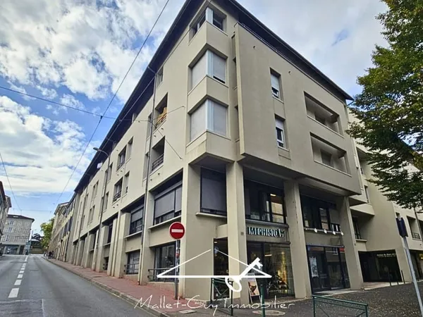 Appartement T5 avec ascenseur et parking