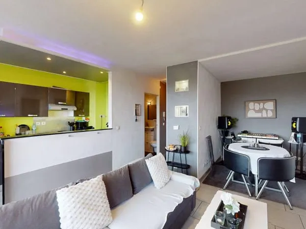 Appartement T2 de 46 m2 avec deux balcons et cave à Metz