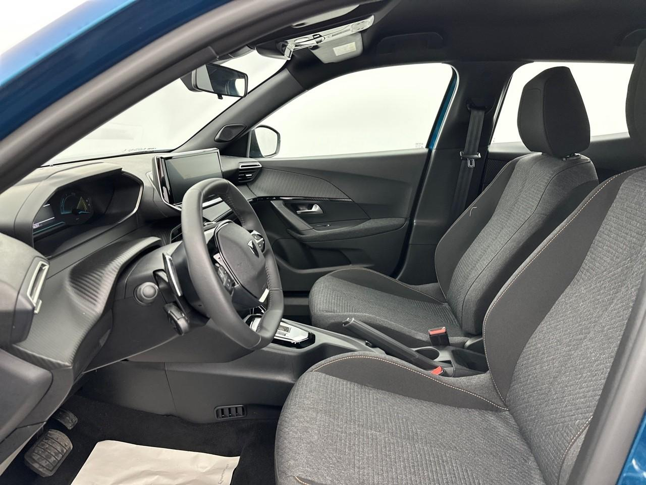 Peugeot 2008 hybrid 145 e-dcs6 style — photo 10
