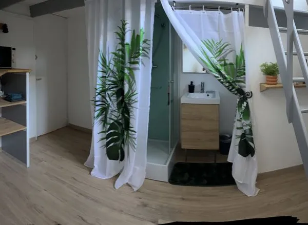 Plein centre La Rochelle, studio meublé