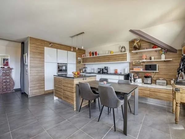 Appartement 4 pièces 97 m²