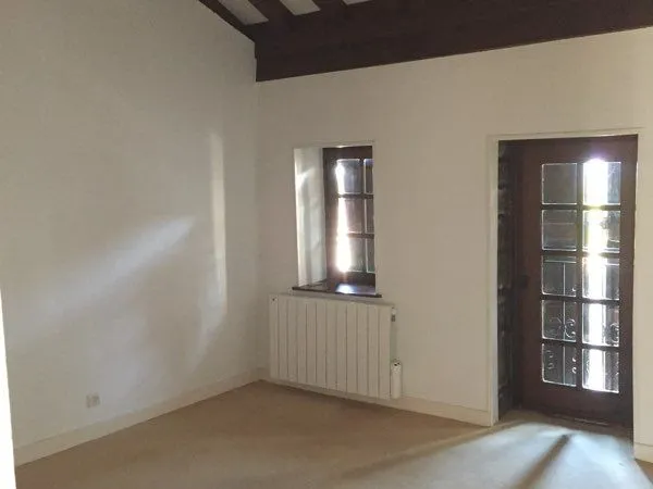 Maison en pierre proche Solutré