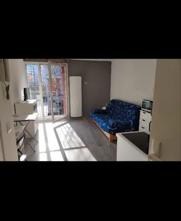 Joli studio avec 1 place de parking couverte privée