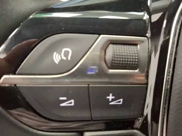 Peugeot 3008 hybrid 225 e-eat8 — photo 26
