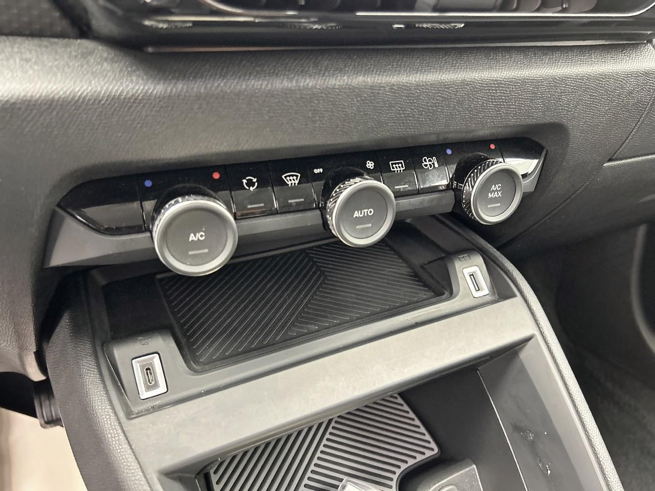 Citroën C4 puretech 130 s&s eat8 shine — photo 22