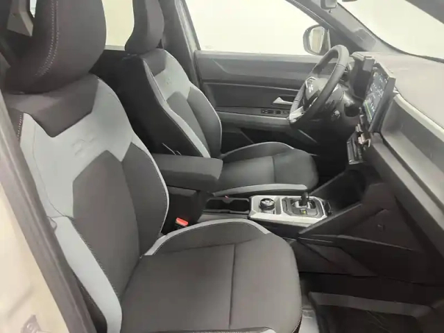 Dacia Duster hybrid-g 150 4x4 — photo 10