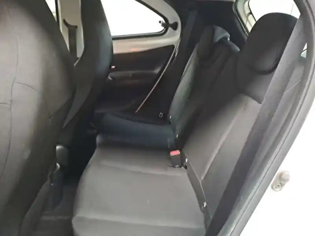 Toyota Aygo 1.0 vvt-i 72 dynamic — photo 11