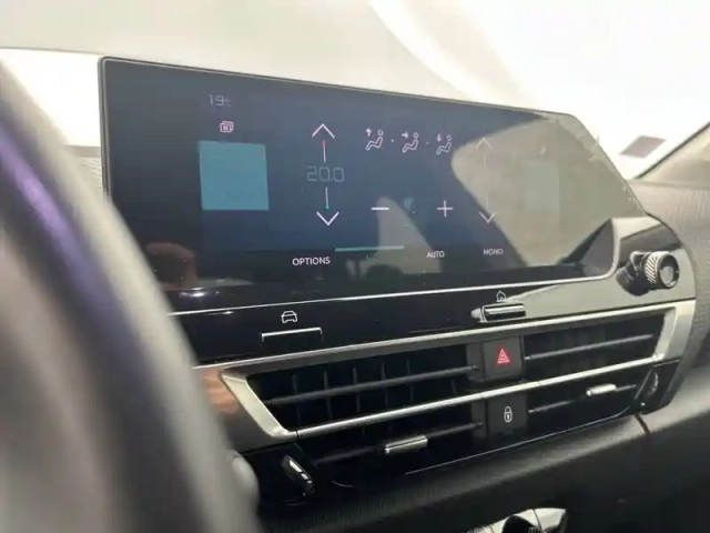 Citroën C4 e- 136 ch automatique — photo 44
