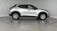 Nissan Juke 1.0 DIG-T 114ch N-Connecta 2021.5 — photo 4