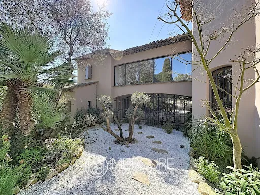 Propriété 11 pièces 545 m²