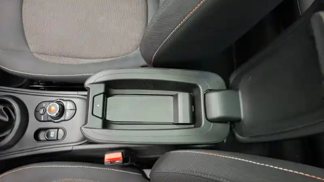 Mini Mini countryman 136 ch — photo 28