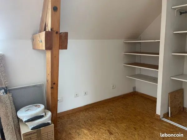 Joli T3 en duplex rue des écoles avec parking