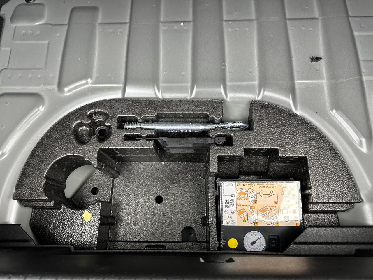 Peugeot 208 electrique 54 kwh 156ch style — photo 31