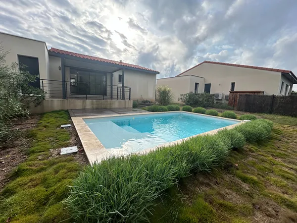 Maison neuve T4 avec piscine au calme, en plein centre de Narbonne