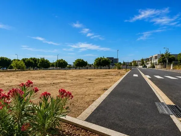 PERPIGNAN SUD - PORTE D'ESPAGNE | TERRAIN CONSTRUCTIBLE DE 853 m². NEUF À VOCATION PROFESSIONNELLE