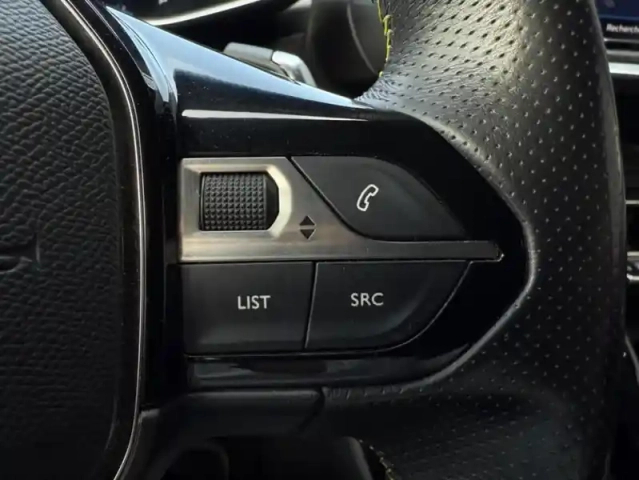 Peugeot 2008 ii 1.2 pt 155 s&amp;s eat8 gt — photo 8