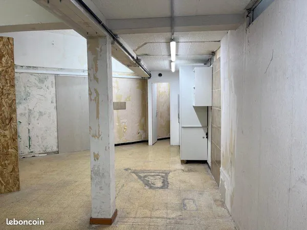 Location locaux commerciaux 2x50 m2 13012