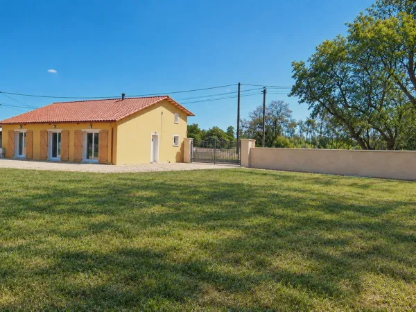 Maison 6 pièces 180m2 avec un terrain de 800m2 et un autre de 1120m2 LA ROCHE CHALAIS (24)