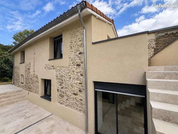 Maison de ville rénovée avec suite parentale, spa, terrasses et studio indépendant - Saint-Étienne L